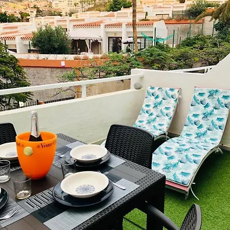 Island Village Tenerife Готель *